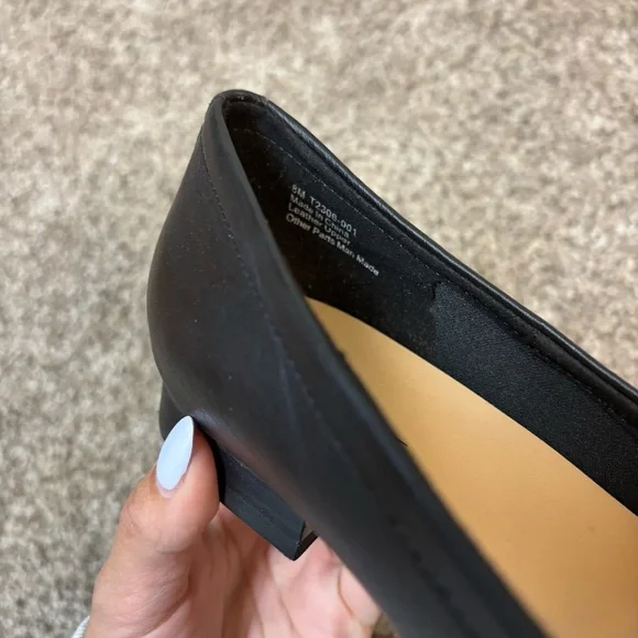 Trotters Greyson Leather Flat Loafers Black Office Wear NEW - Picture 8 of 9